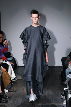 リロト2019年春夏コレクション - ピュアな少女でも、毒々しさを持ち合わせている