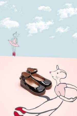 レペットのベビー＆キッズシューズの機能面が刷新、かかと＆つま先に考慮したダルメシアン柄バレエシューズ