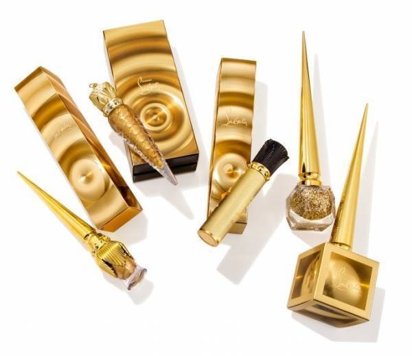 クリスチャン ルブタンのクリスマス「ゴールド」の大粒ラメ入りネイル＆重ね塗りOKなマスカラ