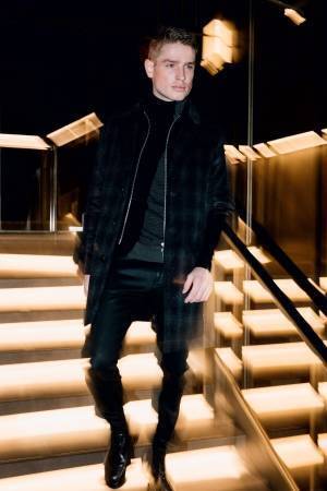 A|X アルマーニ エクスチェンジのパーティードレス＆スーツ - ベルベットのタキシードなど