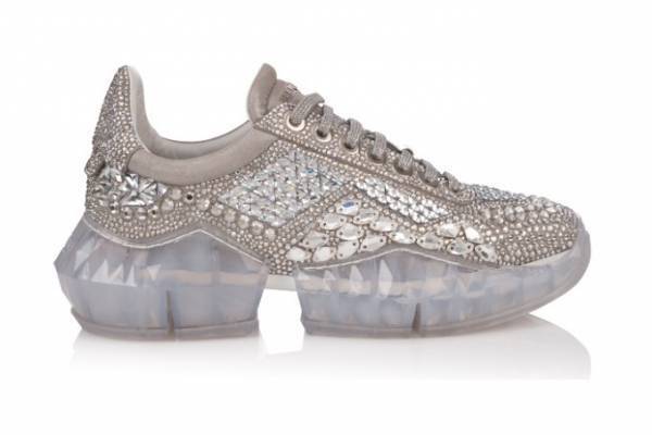 ジミー チュウ新作スニーカー「ダイヤモンド」着想の透明ソール×スワロフスキーが輝くアッパー