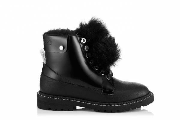 ジミー チュウ「ボイジャー ブーツ」スマホで"温度調節"できるトレッキングブーツ