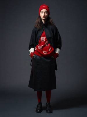 ワイズ ピンク「目出し帽」モチーフのロングTシャツ＆ソックス、テンボックスとコラボ