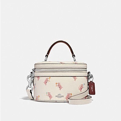 コーチからメタリックバッグ＆ブタやねずみを描いた「パーティー アニマル」財布