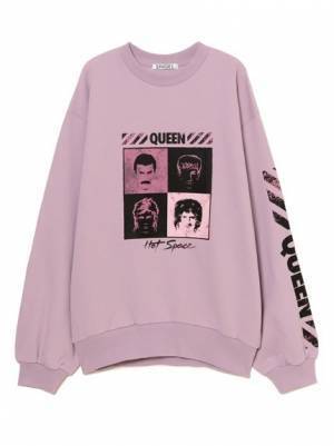 スナイデルから 「クイーン」のグラフィック＆ロゴをアレンジしたスウェットやニットなど