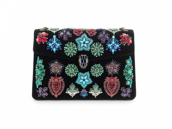 ブルガリ「セルペンティ」の限定ジュエルバッグ - ラピスラズリやクリスタルのブローチで華やかに