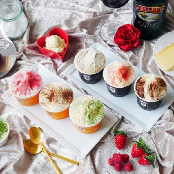 ジェラート専門店「マリオジェラテリア」の新作ティラミスフレーバー、苺＆抹茶パウダーで華やかに