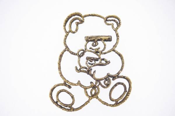 アンダーカバー×ノグチ ビジューのコラボジュエリー、“CHAOS”やロゴモチーフのリングやブローチ