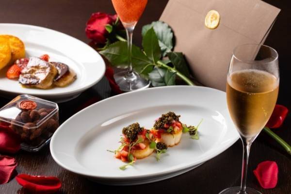 グランド ハイアット 東京の苺スイーツ、とちおとめ&さちのかなど5種食べ比べチョコ