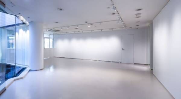 アニエスベーの日本初ギャラリーが青山にオープン、ミュージアムショップ&amp;レコードストア併設