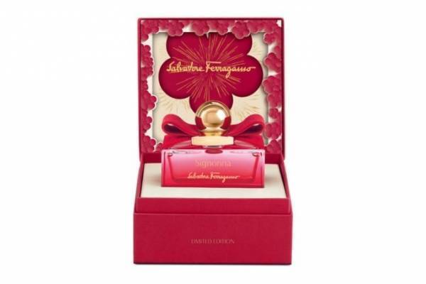 サルヴァトーレ フェラガモ、赤いヴァラリボンを纏う限定ボトル - 艶麗さを秘めたフローラルフルーティ