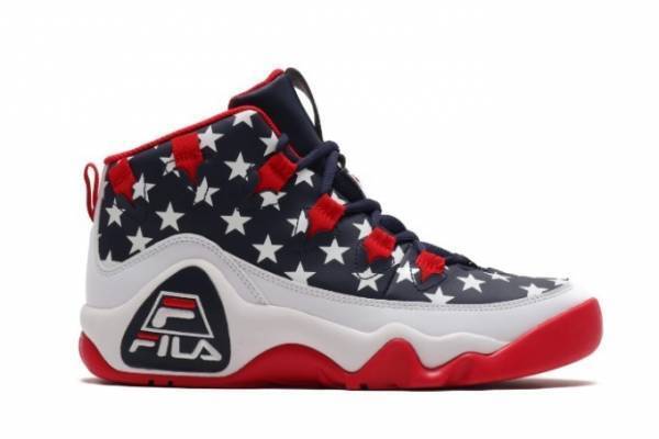 フィラ×アトモスのコラボスニーカー発売 - 星柄をアッパーに配したバスケットシューズ