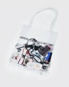 パリ発コスメ「オフィシーヌ・ユニヴェルセル・ビュリー」の限定PVCバッグ、アイコンコスメの模様入り