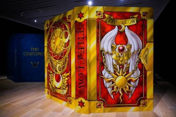 「カードキャプターさくら展 －魔法にかけられた美術館－」大阪で開催
