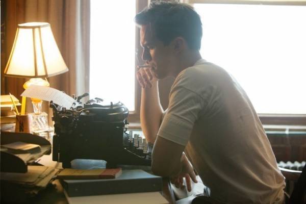 映画『ライ麦畑の反逆児 ひとりぼっちのサリンジャー』作家サリンジャーの半生と名作誕生秘話を描く