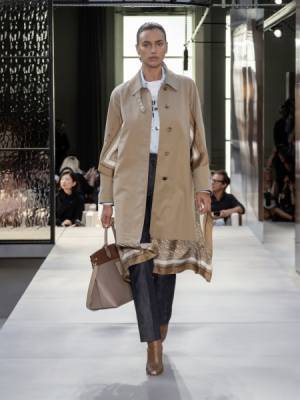 バーバリー 19春夏ウィメンズコレクション - 英国の折衷主義を讃えて、リカルド・ティッシ初シーズン