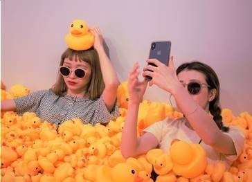 「ビニール・ミュージアム」名古屋・大阪で開催、“フォトジェニックな空間”に特化したアート展