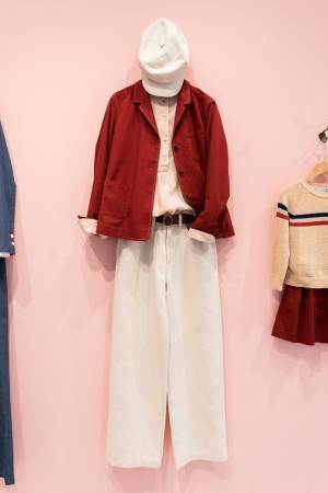 ユニクロ×イネス・ド・ラ・フレサンジュ 2019年春夏コレクション、南仏の港町サントロペから着想