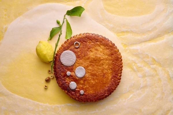 ピエール・エルメ・パリの伝統仏菓子「ガレット・デ・ロワ」仏シルバーウェア「クリストフル」とコラボ