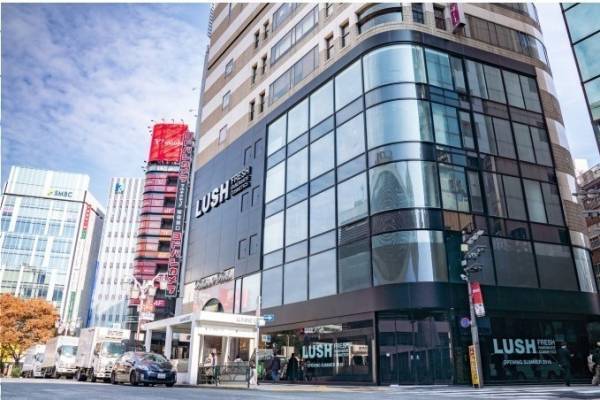 「ラッシュ 新宿店」アジア最大規模の旗艦店オープン、初のフラワー販売やパフュームライブラリー