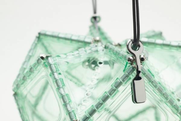 バオ バオ イッセイ ミヤケを手掛けた、松村光新ブランド「ゴジュウニ バイ ヒカルマツムラ」誕生