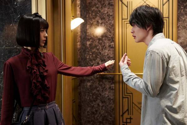 映画『屍人荘の殺人』神木隆之介×浜辺美波×中村倫也、密室連続殺人に探偵達が挑む新感覚ミステリー