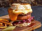 チーズがバンズ代わりの「スーパーチーズバーガー」J.S. バーガーズ カフェより期間限定で発売