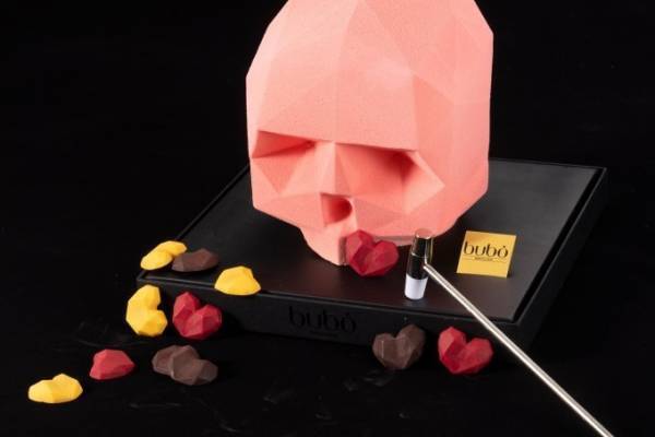 ブボ バルセロナのバレンタイン、ハンマーで割って楽しむ「ビックスカル」チョコが初上陸"ピンク"で登場