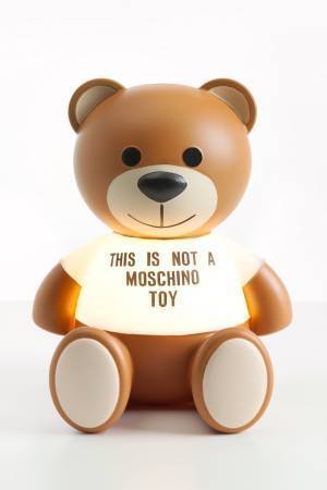モスキーノのテディベアが3Dランプに！イタリア家具ブランド「カルテル」とコラボ