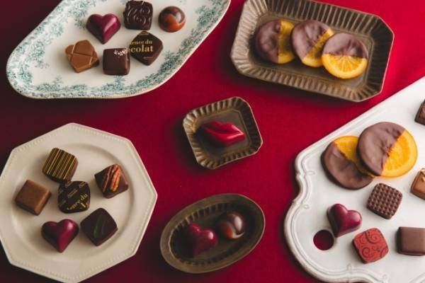 デカダンス ドュ ショコラ「香り」がテーマのバレンタインチョコ、ルイボス茶香るリップ型ショコラ