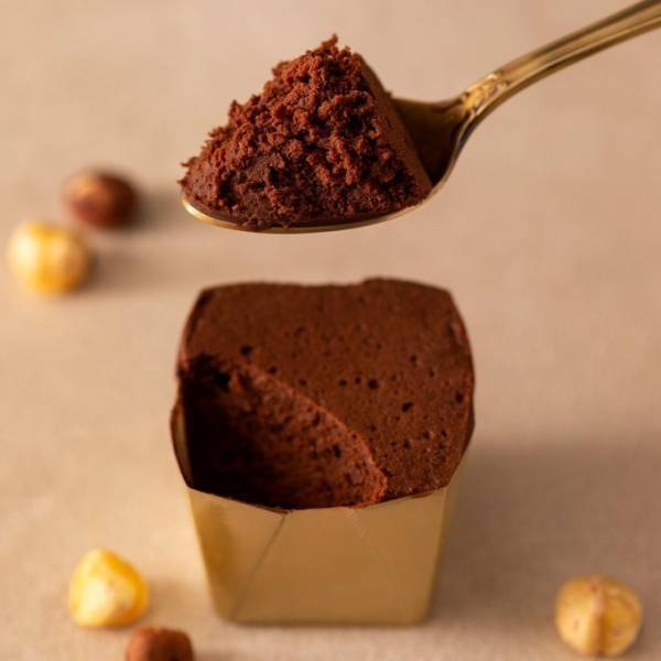 銀のぶどうバレンタイン人気No.1"ふわとろ"ショコラに新作、ヘーゼルナッツ香る「炎のプラリネ」