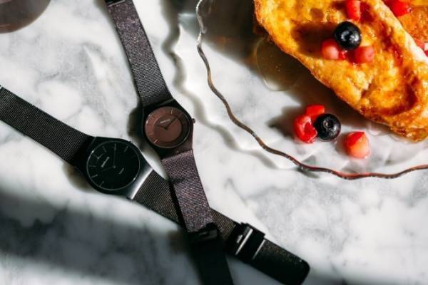 デンマーク発「ベーリング」バレンタイン限定ペアウォッチ、チョコのようなブラウンカラー