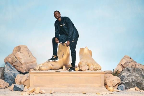 プーマ新スニーカー「RS-X トロフィー」ブラック×ゴールドのボリュームシューズ