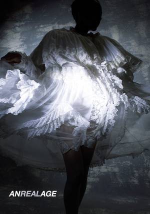 アンリアレイジ写真集『15th book ANREALAGE 26』西麻布で展示も、15周年の集大成