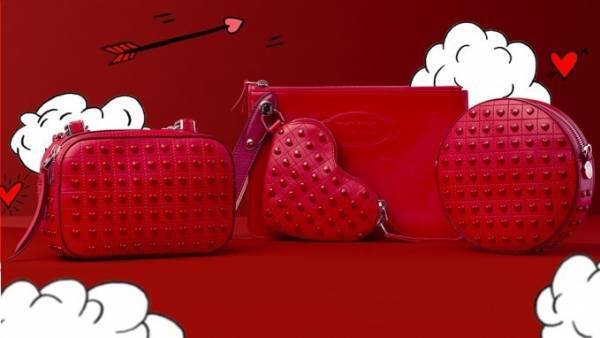 トッズのバレンタイン"ハート型スタッズ"を飾ったバッグ＆コインケース付ポーチ