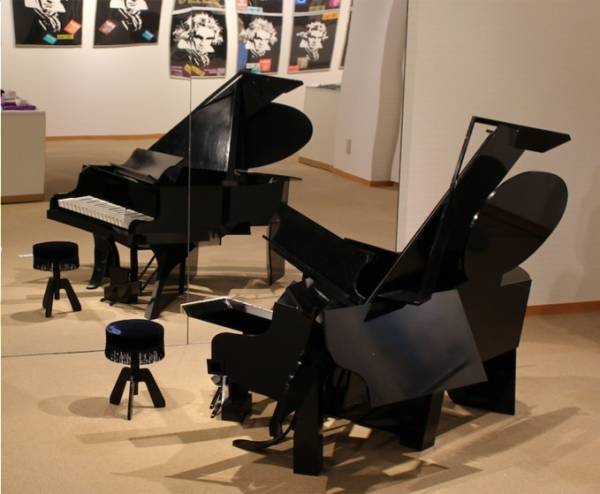 企画展「ユーモアてん。／SENSE OF HUMOR」六本木で、浅葉克己が集めた時空を超えるユーモア