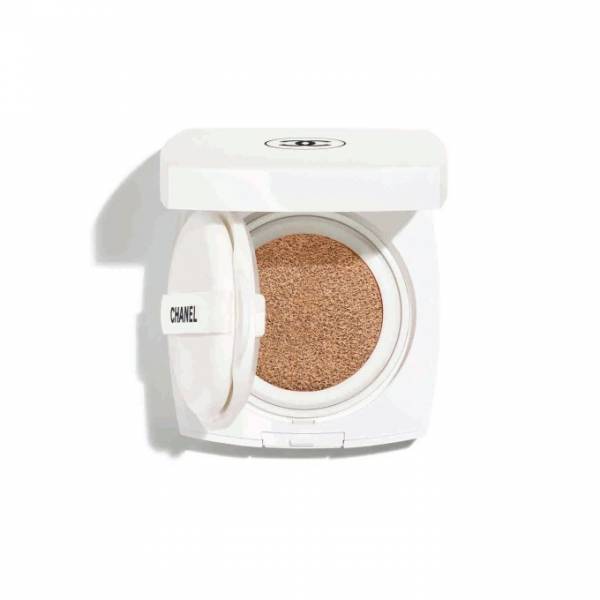 シャネルの美白ライン「ル ブラン」初のクッション ファンデーションが誕生、透明肌が長く続く