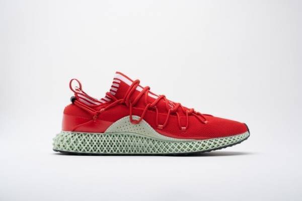 「Y-3 ランナー 4D」限定ランニングシューズ、2層構造ニットアッパー＆高性能ミッドソール