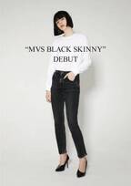 マウジーのジーンズ「MVS SKINNY JEANS」から新色ブラックが発売