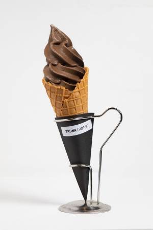 ビーントゥーバー専門店ミニマル×トランク ホテル、“和三盆”を効かせた限定チョコレートソフト