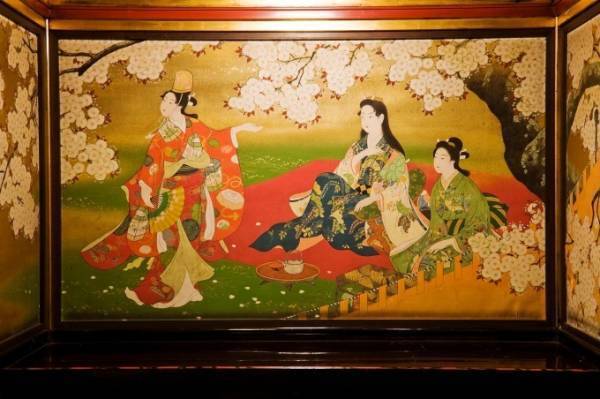 「春・さくら、咲クヤat百段階段」古典歌舞伎の衣装や江戸のかんざし、工芸品など桜がテーマの作品集結