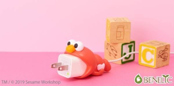 セサミストリートの「ケーブルバイト ビッグ」エルモが“噛みつく”iPhone用ケーブルアクセサリー