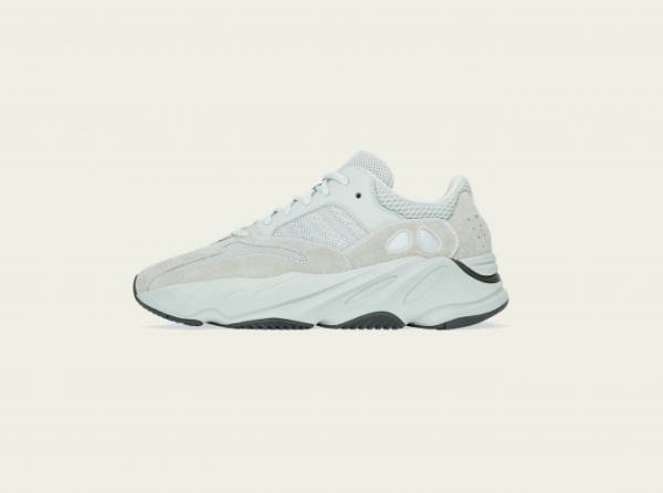 アディダス + カニエ・ウエストのスニーカー「YEEZY BOOST 700」ホワイトアッパーの新色