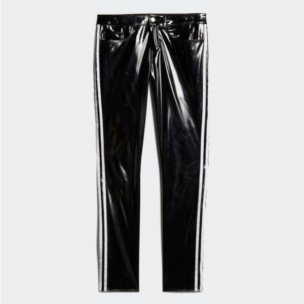 アディダス オリジナルス ミーツ フィオルッチ - “エンジェル”をあしらったスニーカーやTシャツ