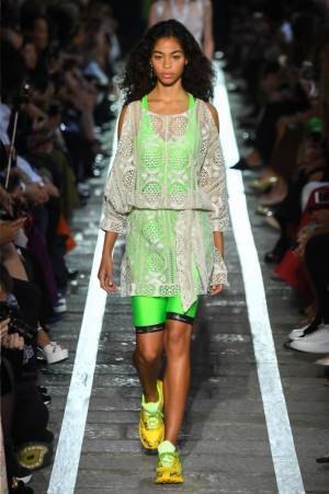 ブルマリン 2019年秋冬コレクションをライブ配信