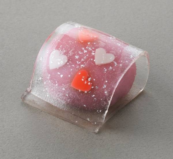 「第73回全国銘菓展」日本橋三越本店で、“恋”をテーマに色鮮やかな和菓子が集結