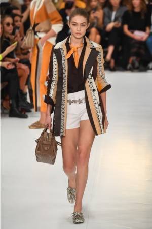 トッズ 2019-20年秋冬ウィメンズコレクション ライブ配信