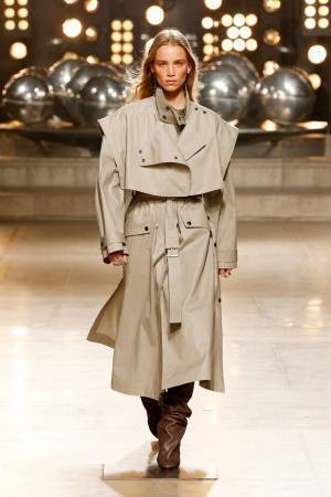 イザベル マラン  2019-20年秋冬コレクション - 80'sファッションのタイムレスな美しさ