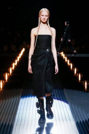 プラダ 2019年秋冬ウィメンズコレクション - フランケンシュタインと花嫁のロマンス