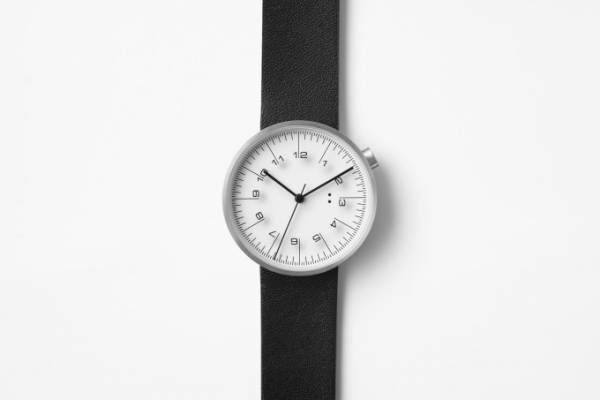 デザインオフィスnendo、“製図用具”に着想を得た新腕時計「ドラフツマン」定規のような目盛りに